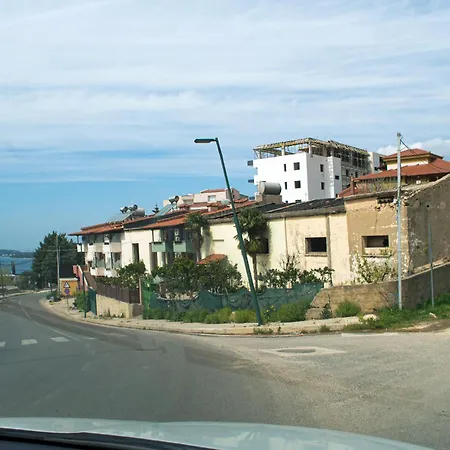 Lori Alban דירה